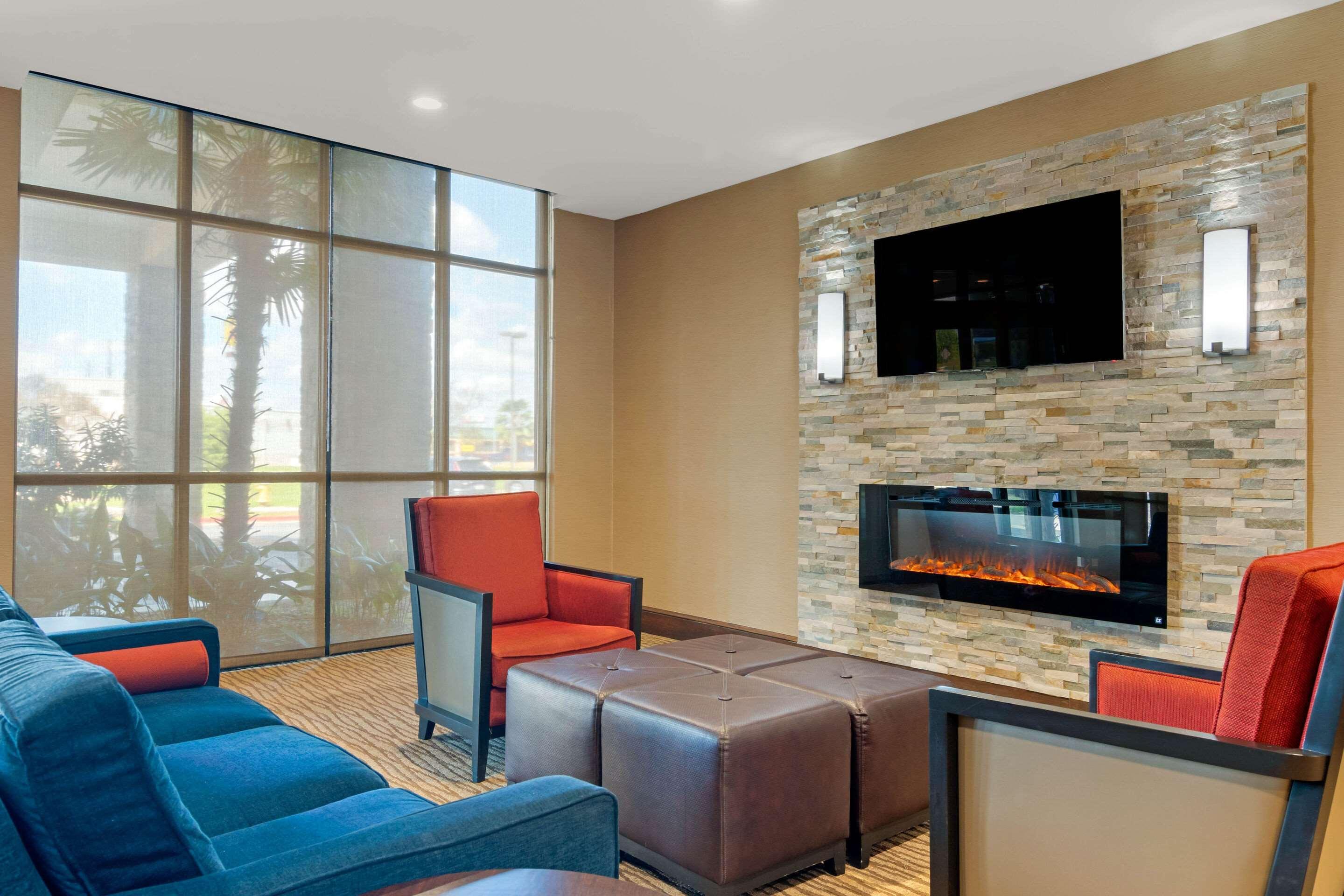 Comfort Suites Byron Warner Robins Exterior photo